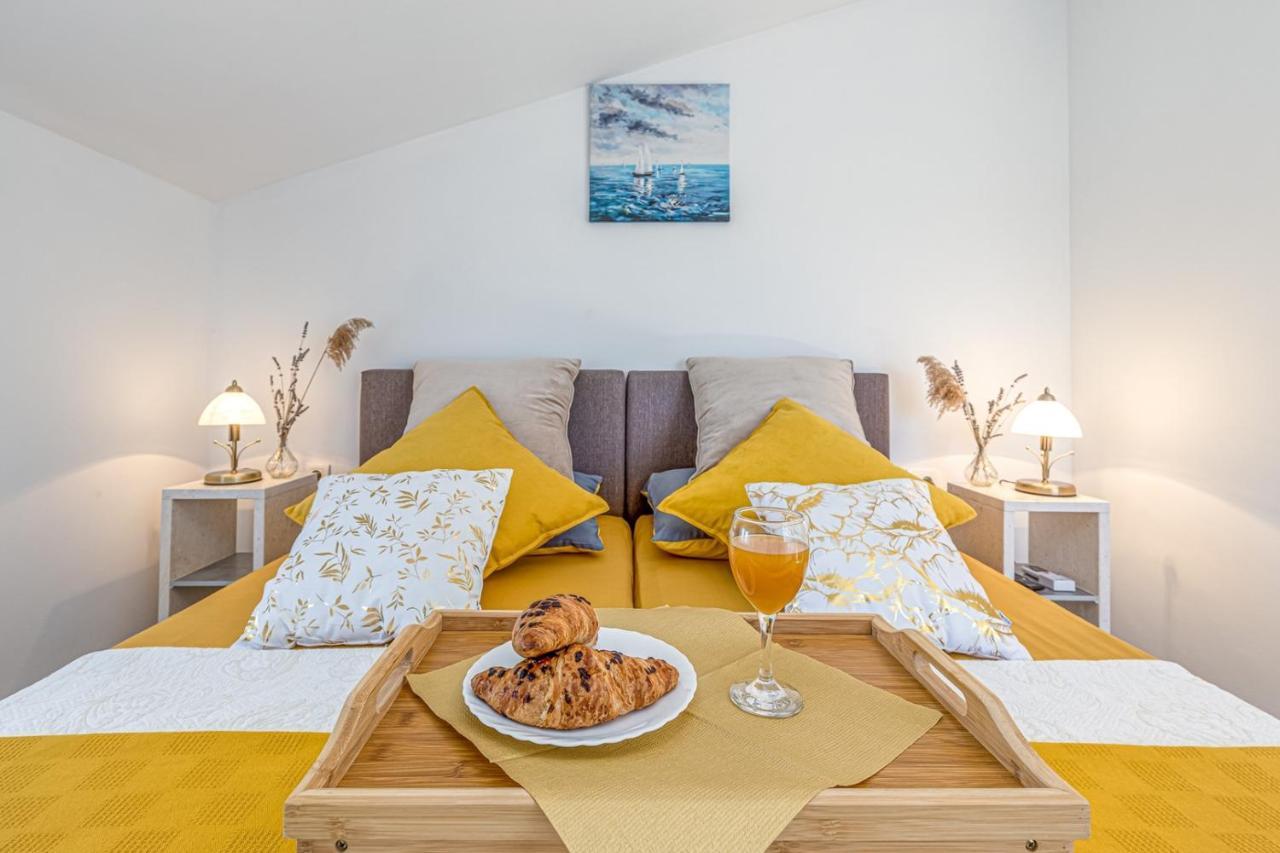 Holiday House Lidia I Rina Pican Экстерьер фото