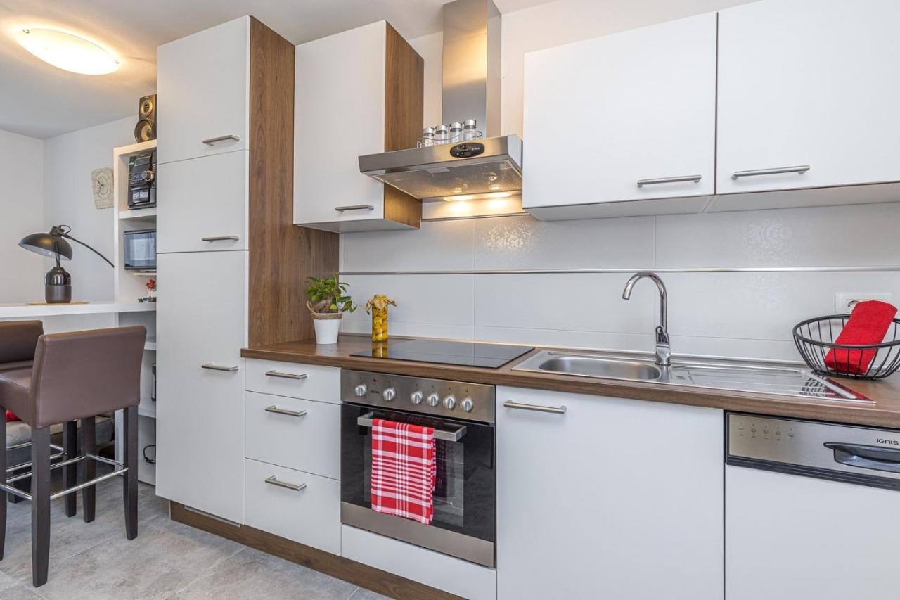 Holiday House Lidia I Rina Pican Экстерьер фото
